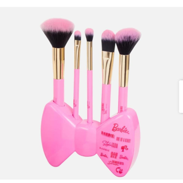 Brochas de maquillaje con soporte barbie